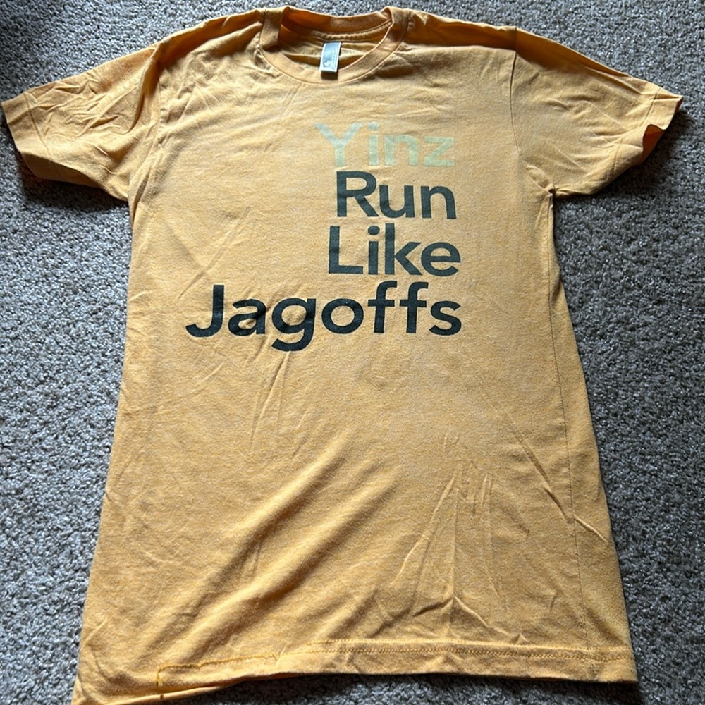 Yinz Run Like Jagoffs XS tshirt in yellow - Picture 1 of 3